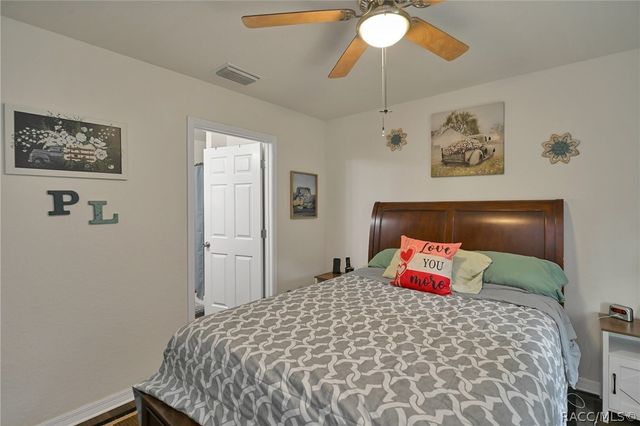 5489 NW 54th Place, Ocala, FL 34482