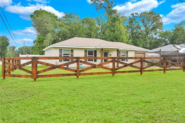 5489 NW 54th Place, Ocala, FL 34482