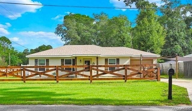 5489 NW 54th Place, Ocala, FL 34482