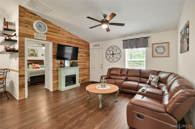 5489 NW 54th Place, Ocala, FL 34482