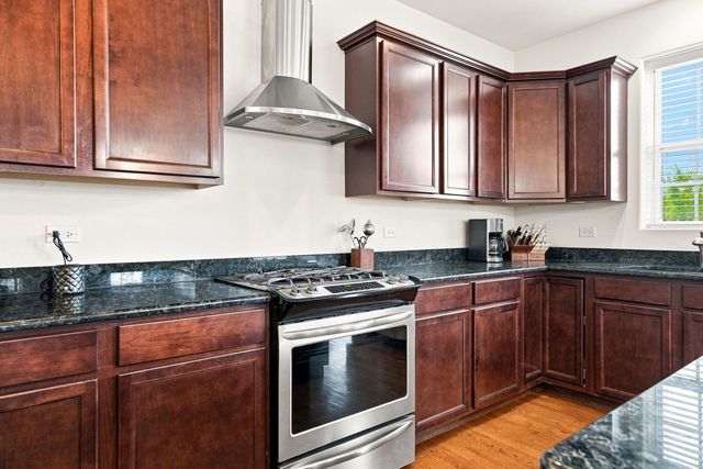 1425 S Saddlebrook Lane, Minooka, IL 60447