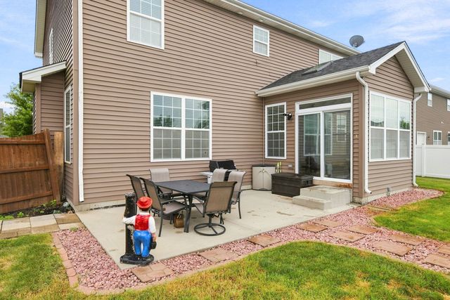 1425 S Saddlebrook Lane, Minooka, IL 60447