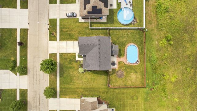 1425 S Saddlebrook Lane, Minooka, IL 60447