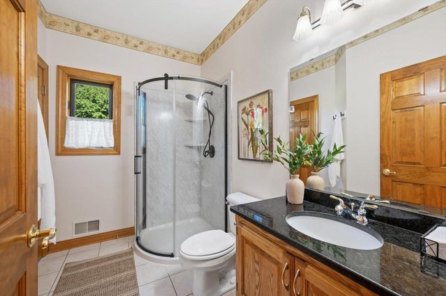 13510 W Edgewood COURT, New Berlin, WI 53151