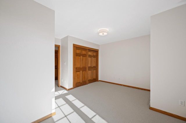 13510 W Edgewood COURT, New Berlin, WI 53151