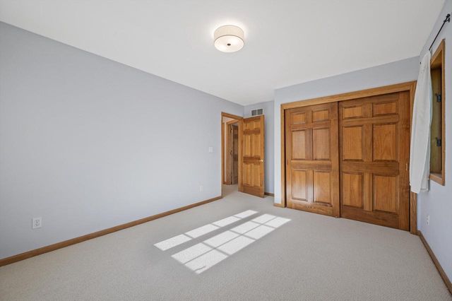 13510 W Edgewood COURT, New Berlin, WI 53151