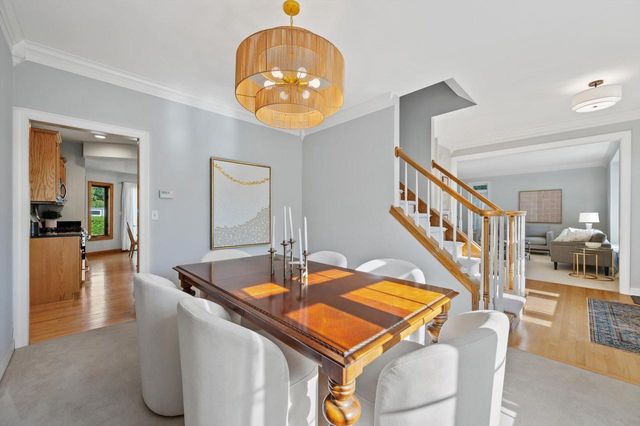 13510 W Edgewood COURT, New Berlin, WI 53151