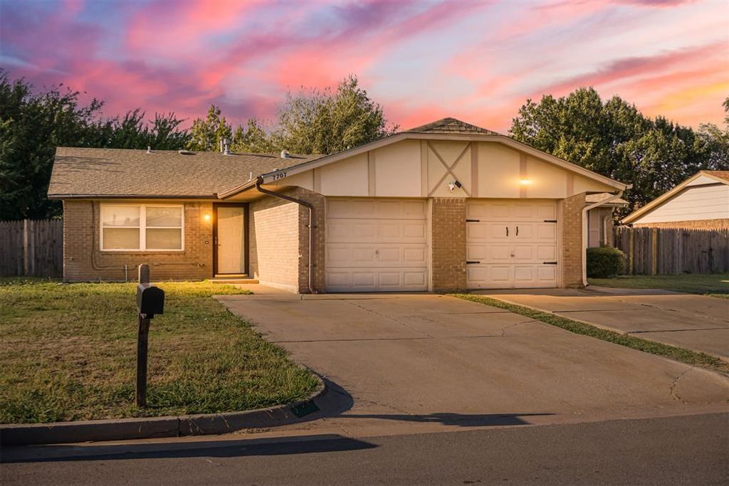7707 NW 113th Place, Oklahoma City, OK 73162