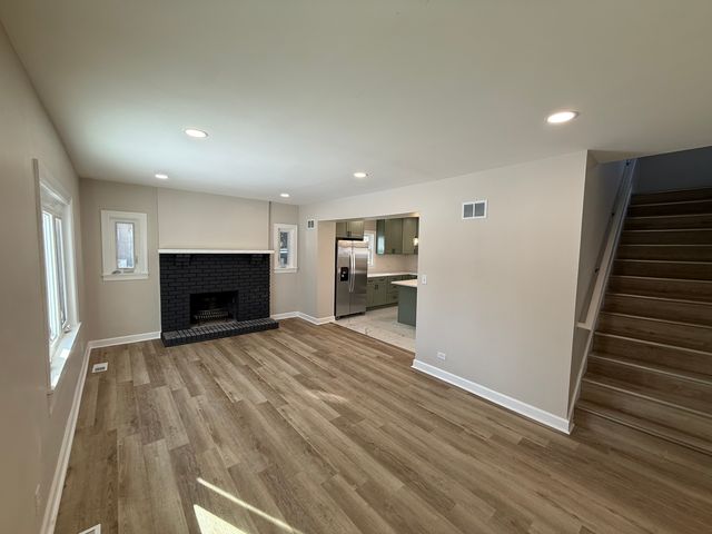 408 E End Avenue, Hillside, IL 60162