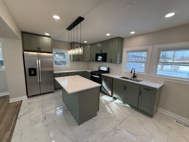 408 E End Avenue, Hillside, IL 60162