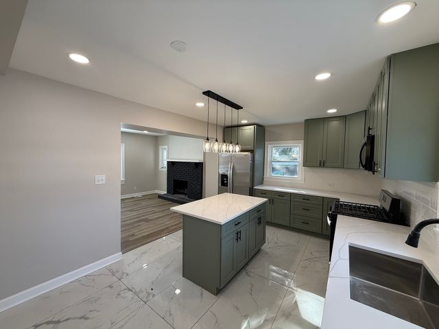 408 E End Avenue, Hillside, IL 60162