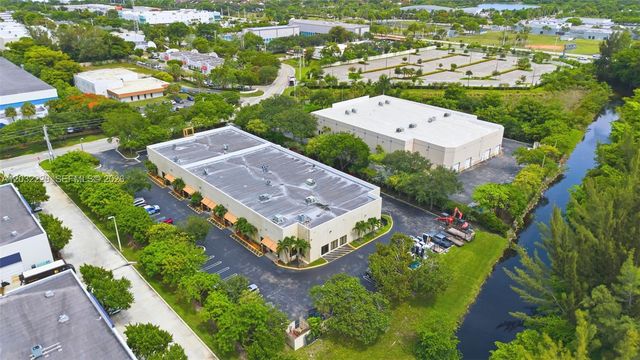 3660 NW 126th Avenue 8, Coral Springs, FL 33065