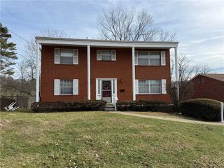 348 Fielding Dr, Penn Hills, PA 15235