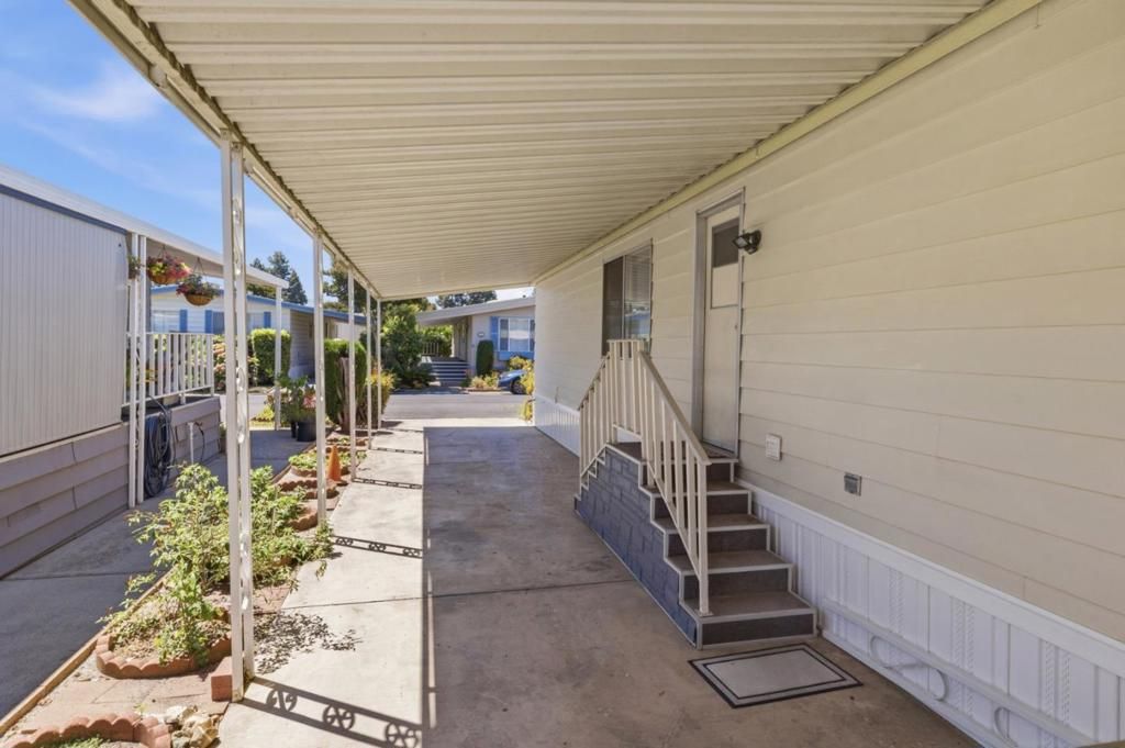Image 21 of property listing at 102 Quail Hollow Drive 102, San Jose, CA 95128
