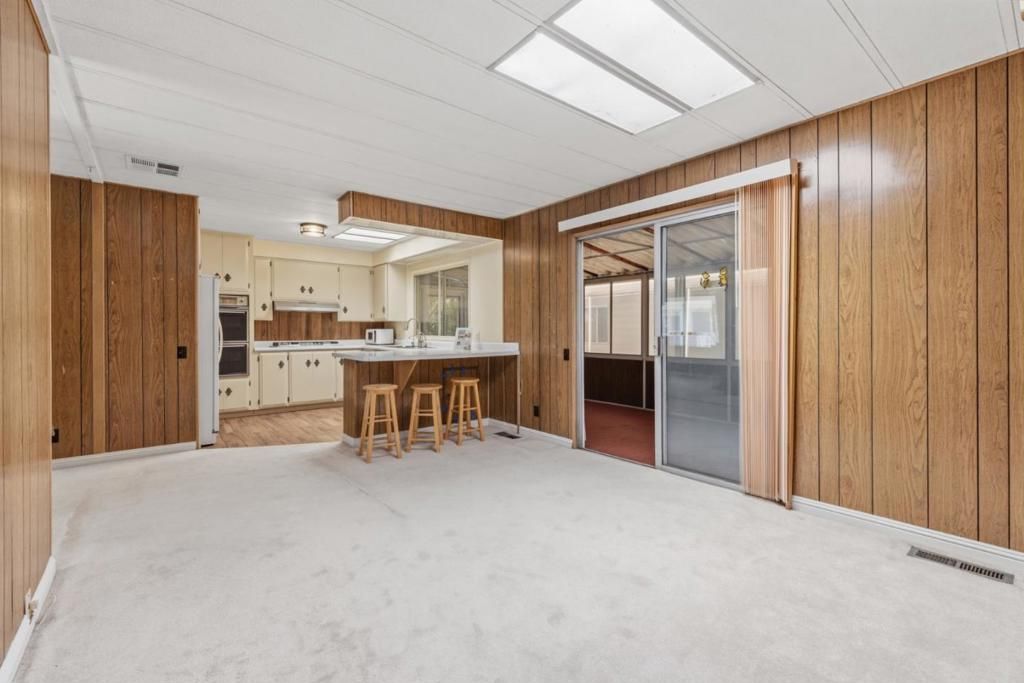 Image 9 of property listing at 102 Quail Hollow Drive 102, San Jose, CA 95128