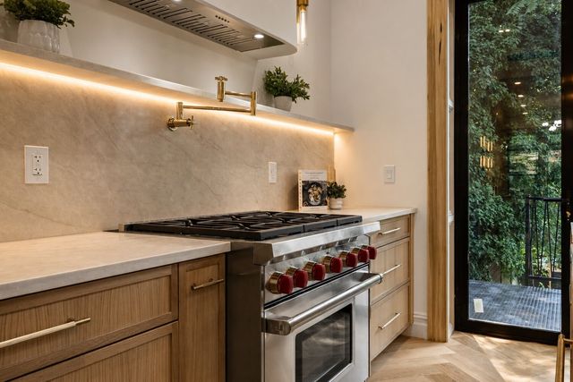 394 BAINBRIDGE Street, New York City, NY 11233