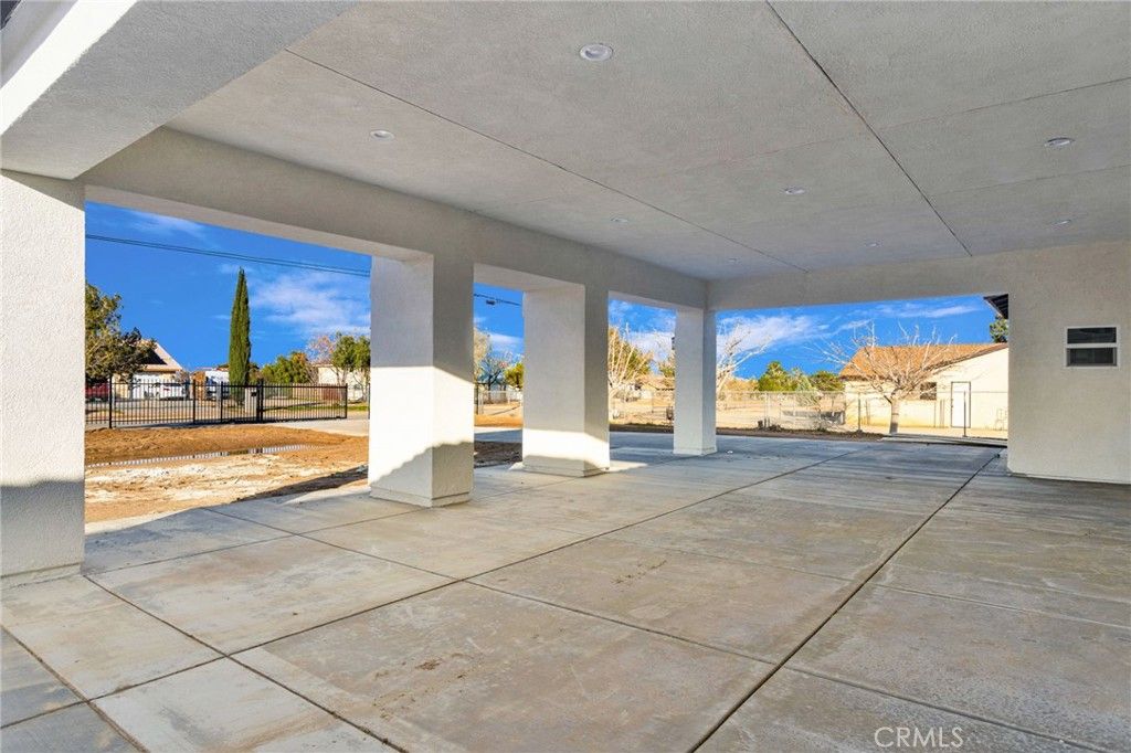 Image 10 of property listing at 15179 Olive St, Hesperia, CA 92345