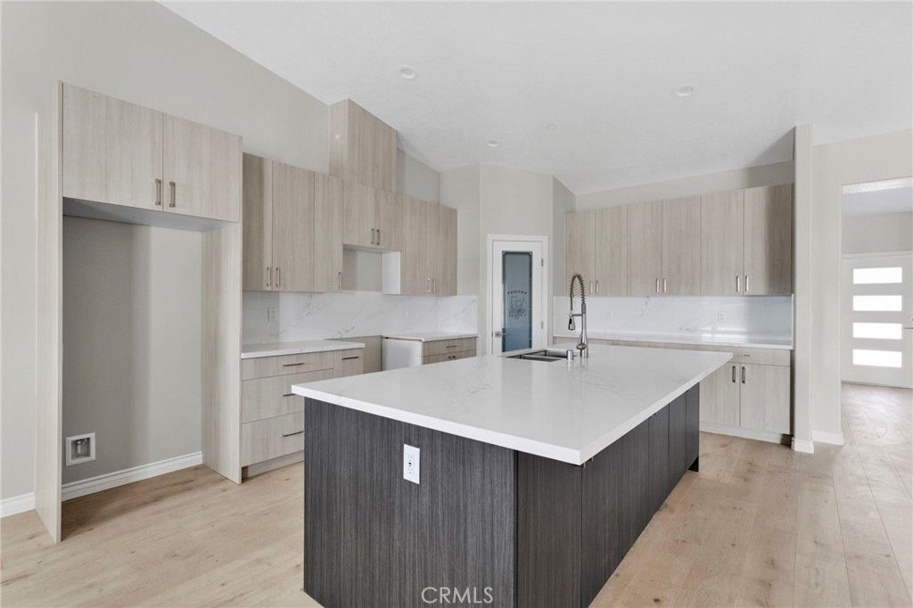 Image 12 of property listing at 15179 Olive St, Hesperia, CA 92345