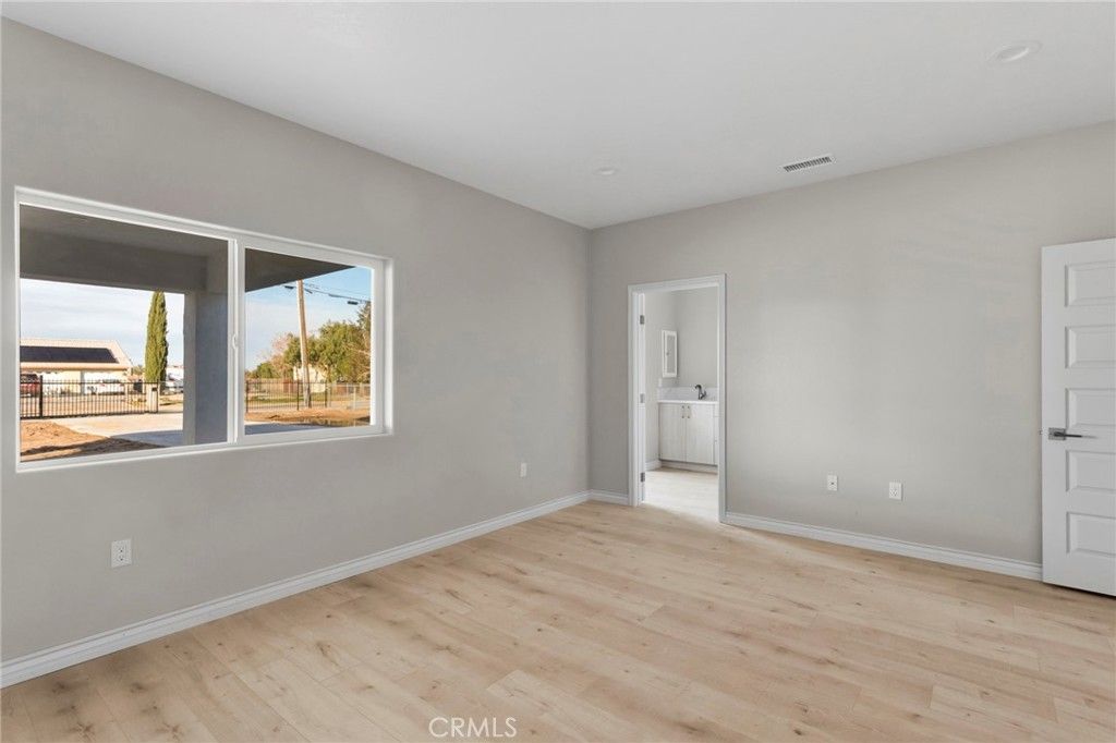 Image 17 of property listing at 15179 Olive St, Hesperia, CA 92345