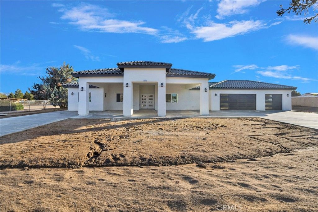 Image 2 of property listing at 15179 Olive St, Hesperia, CA 92345