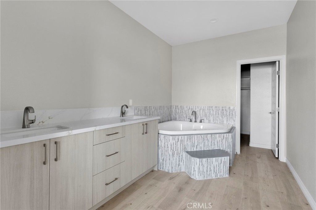 Image 23 of property listing at 15179 Olive St, Hesperia, CA 92345