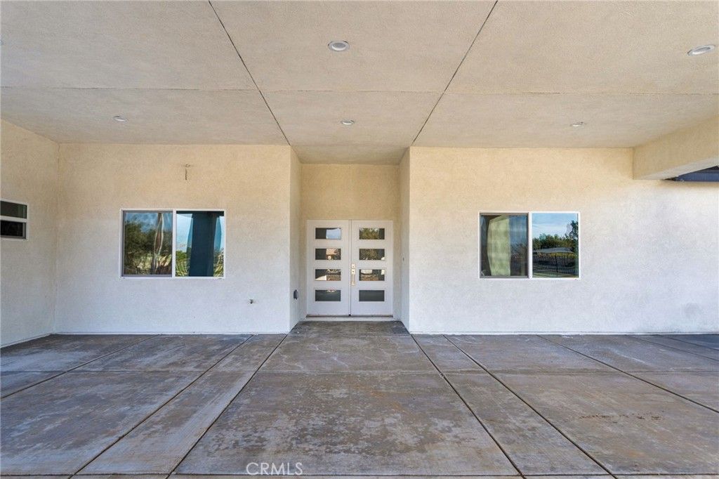 Image 4 of property listing at 15179 Olive St, Hesperia, CA 92345