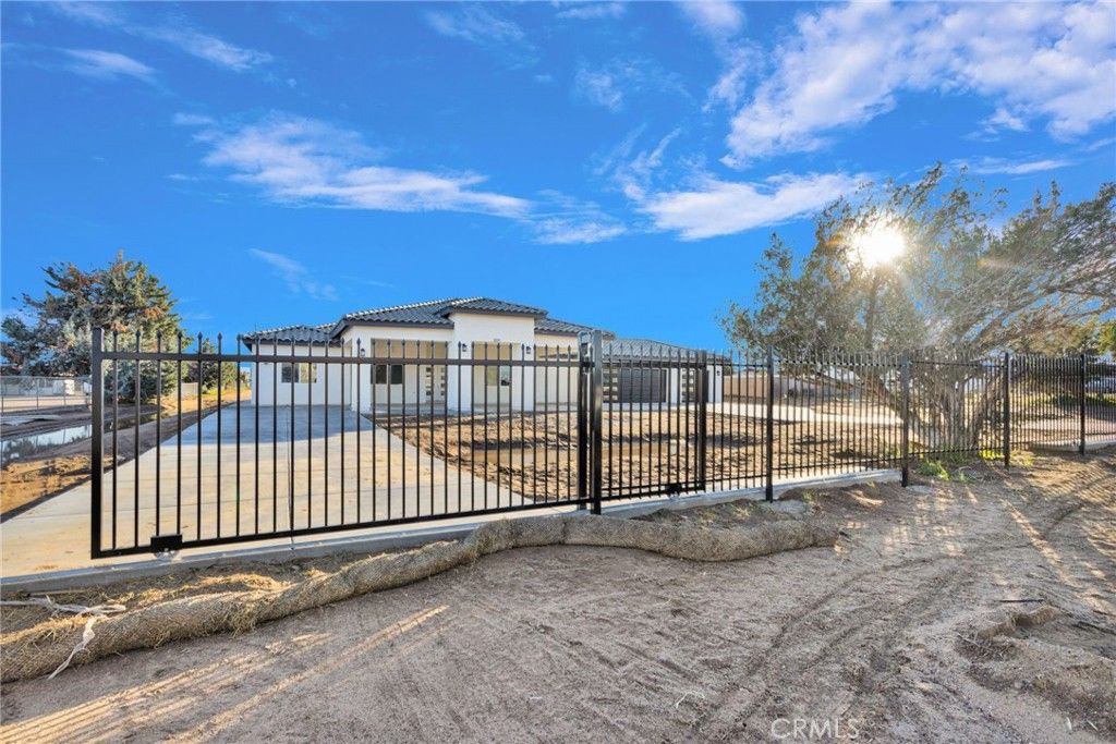 Image 43 of property listing at 15179 Olive St, Hesperia, CA 92345