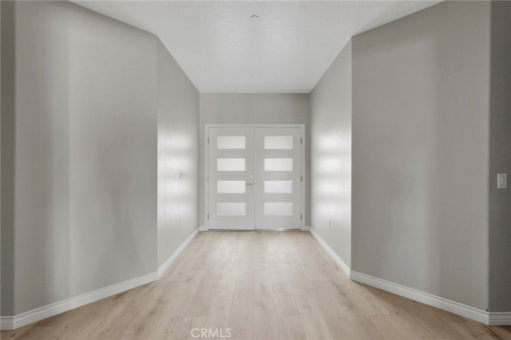 Image 5 of property listing at 15179 Olive St, Hesperia, CA 92345