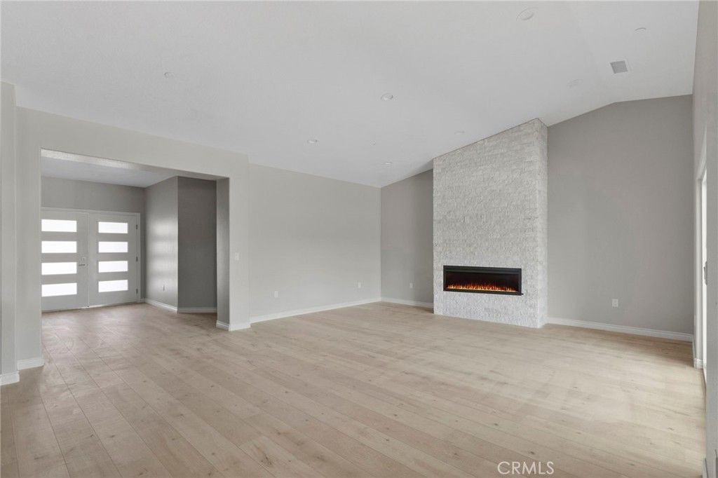 Image 7 of property listing at 15179 Olive St, Hesperia, CA 92345