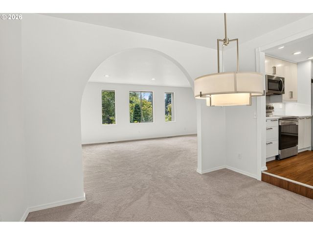 6542 Sw 88TH Ave, Portland, OR 97223