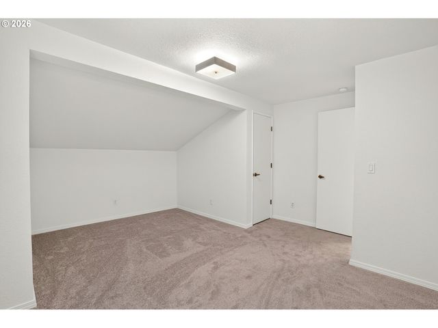 6542 Sw 88TH Ave, Portland, OR 97223