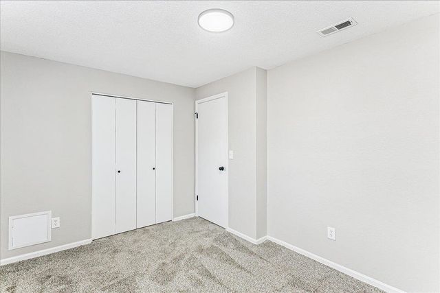 6817 E Winterberry Cir, Wichita, KS 67226