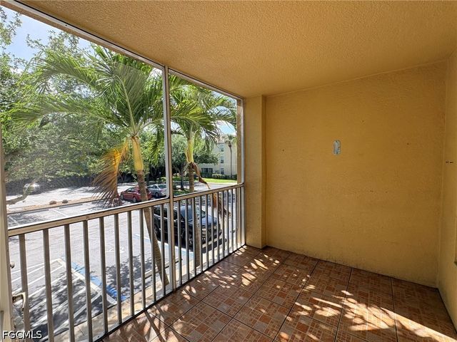 4113 residence DR 213, Fort Myers, FL 33901