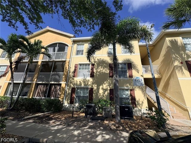4113 residence DR 213, Fort Myers, FL 33901