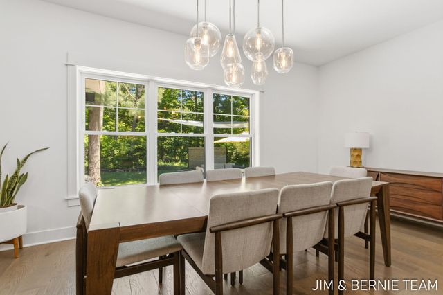 6225 Lighthouse Court, Saugatuck, MI 49453