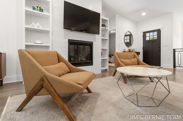 6225 Lighthouse Court, Saugatuck, MI 49453