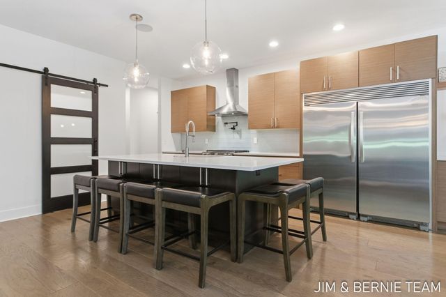 6225 Lighthouse Court, Saugatuck, MI 49453
