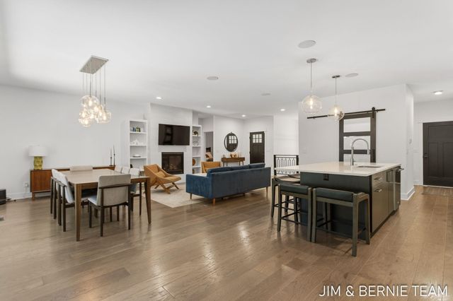 6225 Lighthouse Court, Saugatuck, MI 49453