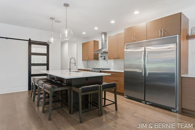 6225 Lighthouse Court, Saugatuck, MI 49453