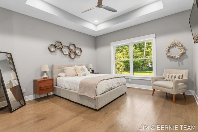 6225 Lighthouse Court, Saugatuck, MI 49453