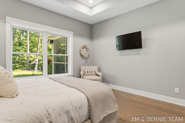 6225 Lighthouse Court, Saugatuck, MI 49453