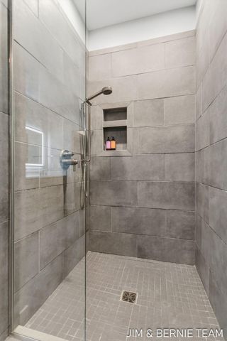 6225 Lighthouse Court, Saugatuck, MI 49453