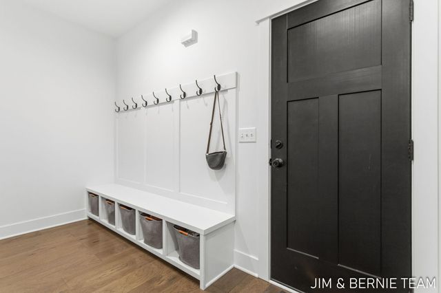 6225 Lighthouse Court, Saugatuck, MI 49453