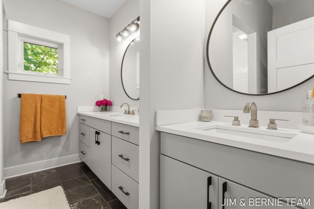 6225 Lighthouse Court, Saugatuck, MI 49453