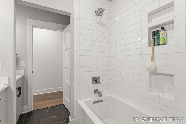 6225 Lighthouse Court, Saugatuck, MI 49453