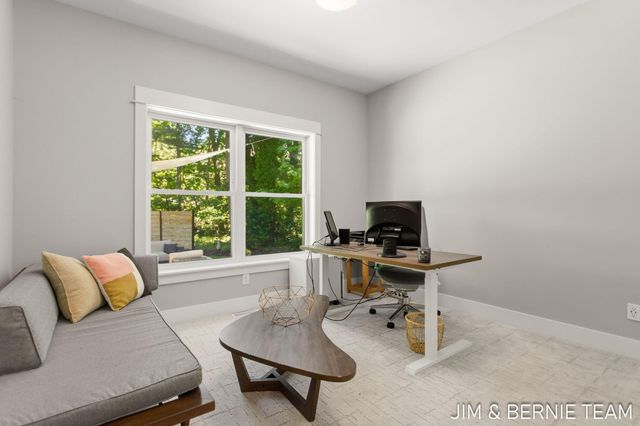 6225 Lighthouse Court, Saugatuck, MI 49453