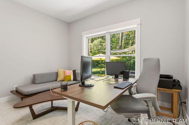 6225 Lighthouse Court, Saugatuck, MI 49453