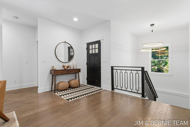 6225 Lighthouse Court, Saugatuck, MI 49453