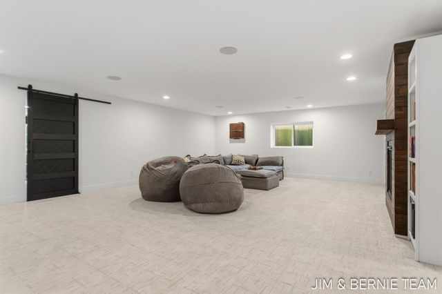 6225 Lighthouse Court, Saugatuck, MI 49453
