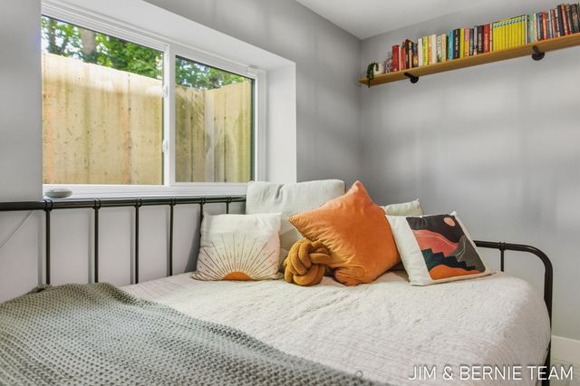 6225 Lighthouse Court, Saugatuck, MI 49453